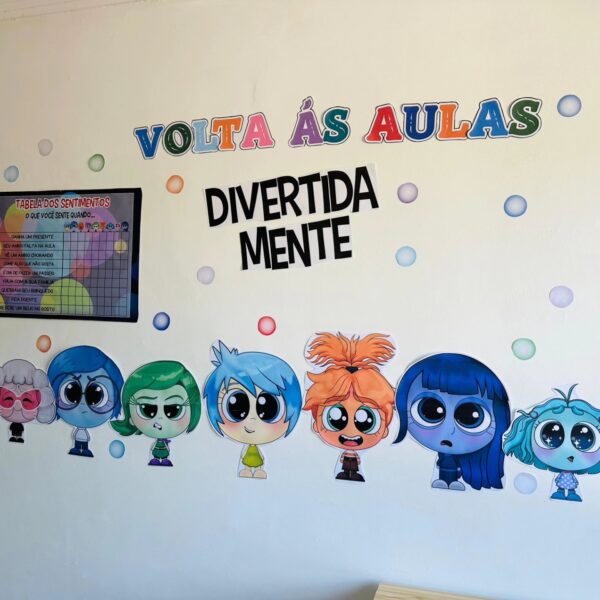 Painel Volta às Aulas Divertida Mente* 🧠